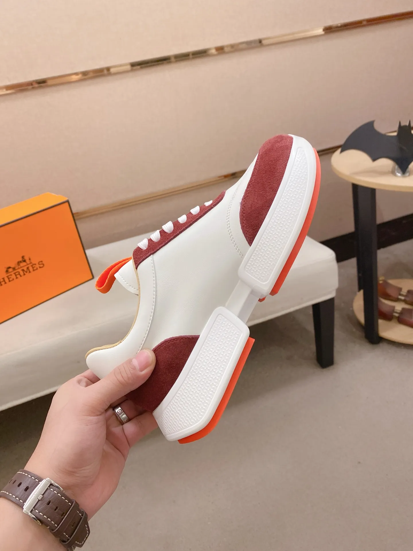 Men's clothing and shoes💰: 480💰《HERMES》【Classic original order·Version】Hermès; top 🔝purchasing agent🔍🔍men's latest 🇺🇸 counter sales simultaneously, imported from Italy original ▲▲cowhide ▲▲ (high-end, nobility, class) ) Exquisite workmanship (Italian 🇮🇹 imported water-dyed 🐂 cowhide lining) sole: original sole provided by the original factory, ⚠️exclusive double-layer activity·TPR·rubber·combined molded outsole; super comfortable·wear-resistant·non-slip·environmental protection The real thing is more beautiful if you take the real thing (high quality, follow the order). You can enter and exit the counter at will * Number of yards: 38-44 (45 can be customized and cannot be returned or exchanged)